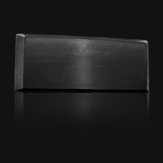 Frontansicht des VANYX Longsleepers aus Carbon in Sandwich-Bauweise für MAN TGE und VW Crafter