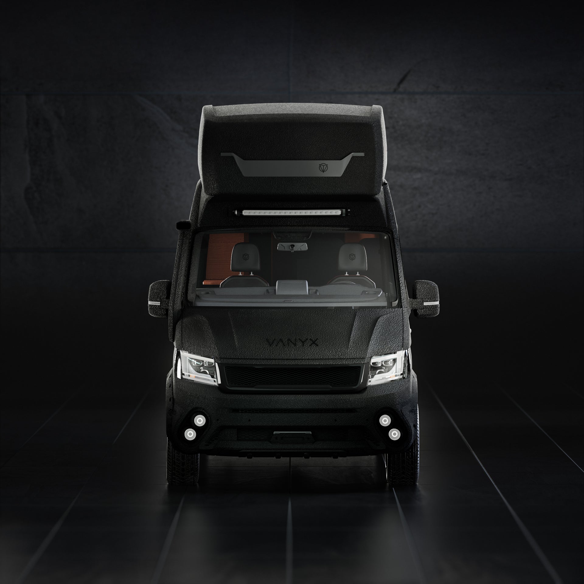 Frontansicht des Vanyx Campervans mit Hochdach – robustes Design in Schwarz
