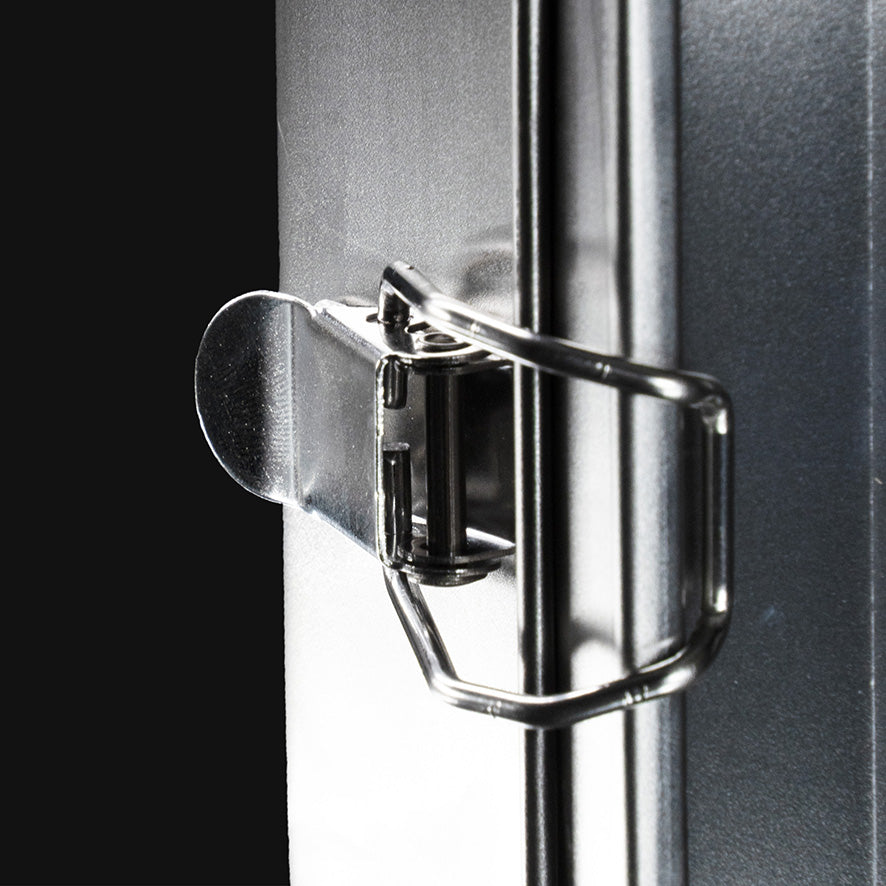 Detailansicht des robusten Metallverschlusses der Vanyx Lunchbox